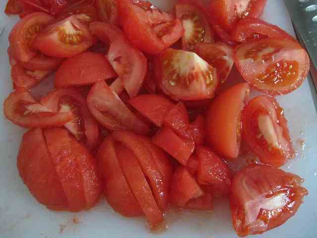 pomidory w kartonie